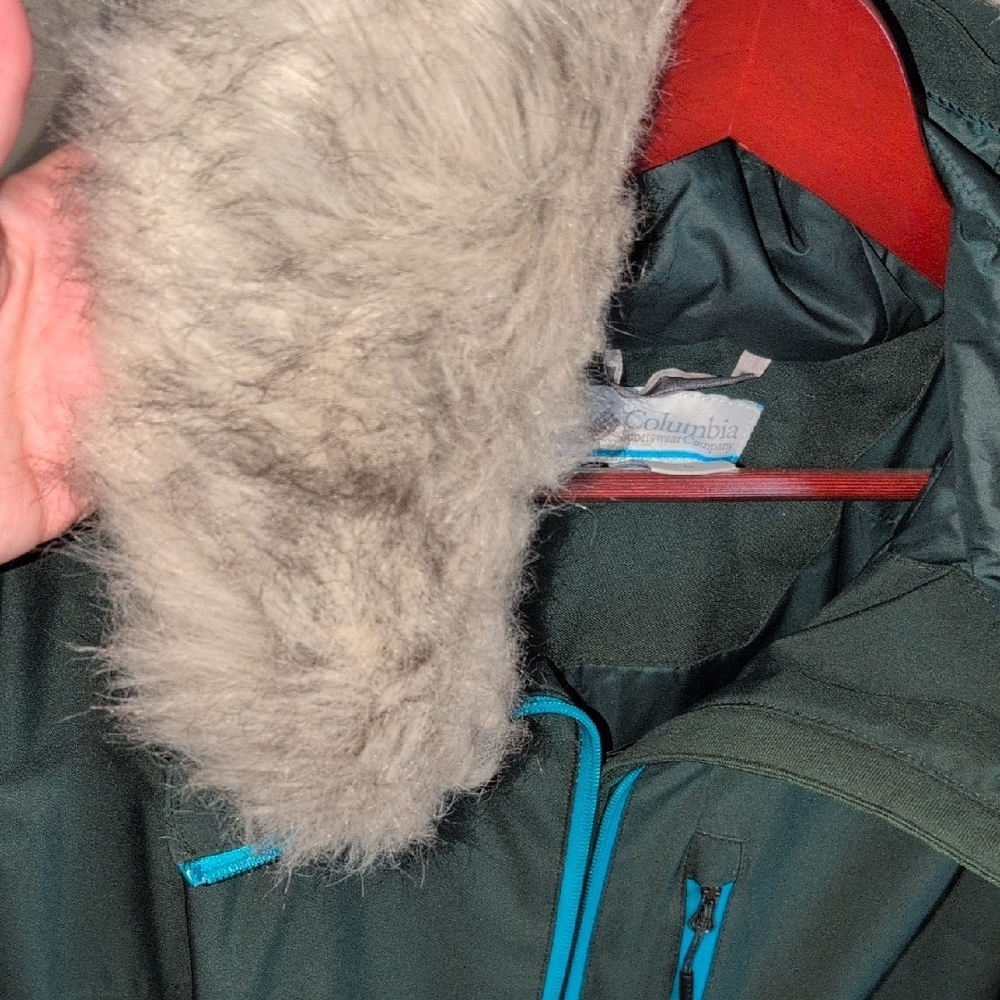 Colombia Omni-tech Mount Bindo Women's Medium Parka with Detachable Fur Hood EUC - Picture 6 of 17